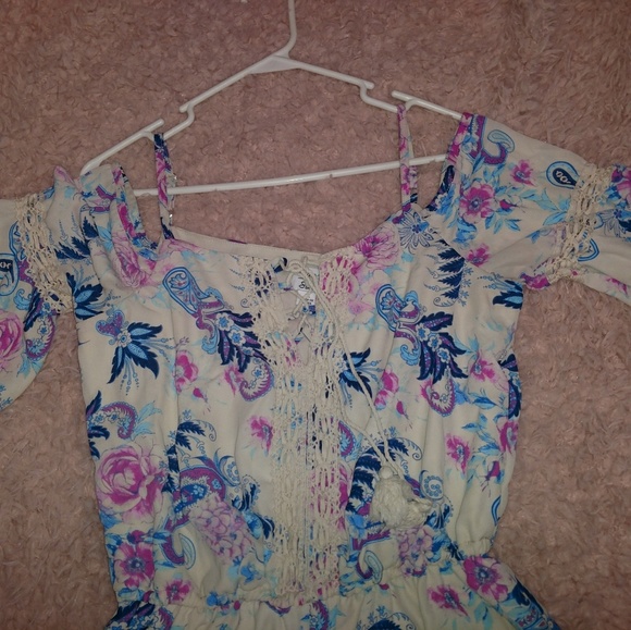 Cute boho romper! - Picture 2 of 5